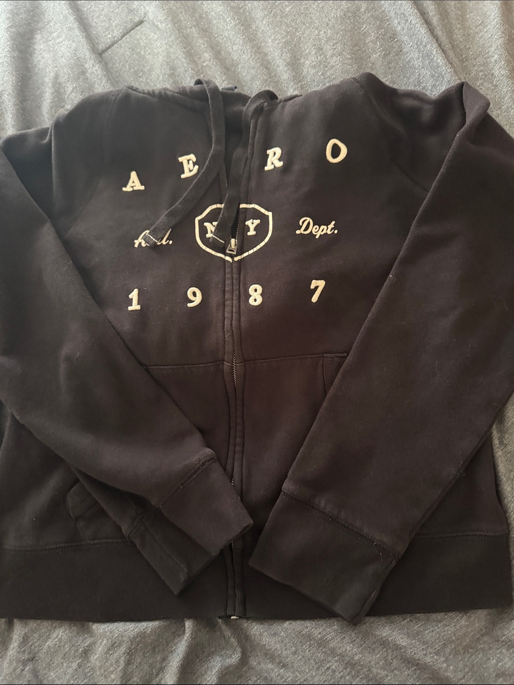 Aéropostale Black Zip-Up Hoodie with Cream Logo